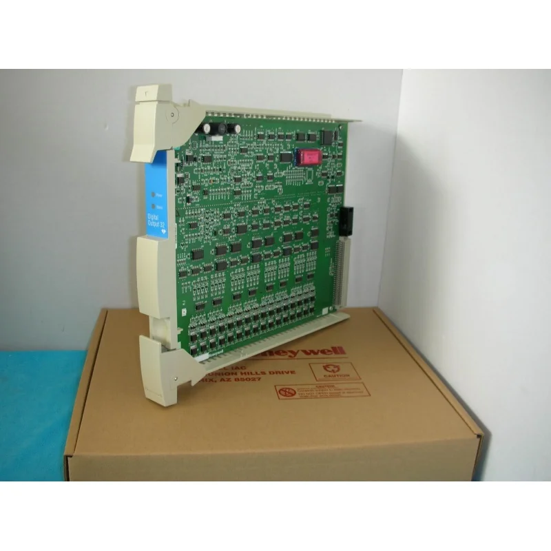 

1 шт б/у Honeywell. 80363975-150 MC-PDOY22 в коробке