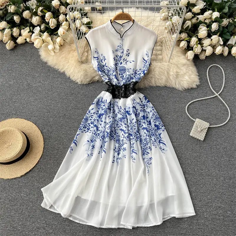 

Платье-Ципао средней длины с воротником-стойкой и фарфоровым принтом