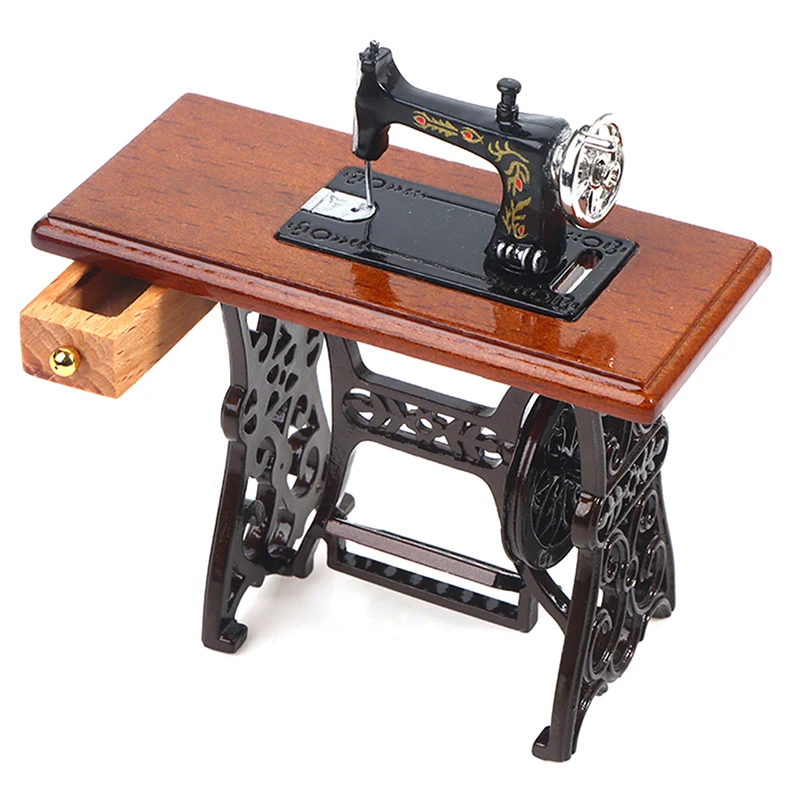 

1PC 1:12 Dollhouse Miniature Furniture Vintage Sewing Machine Model Toy Accessor For Doll Toy Kids Pretend Toy Decor