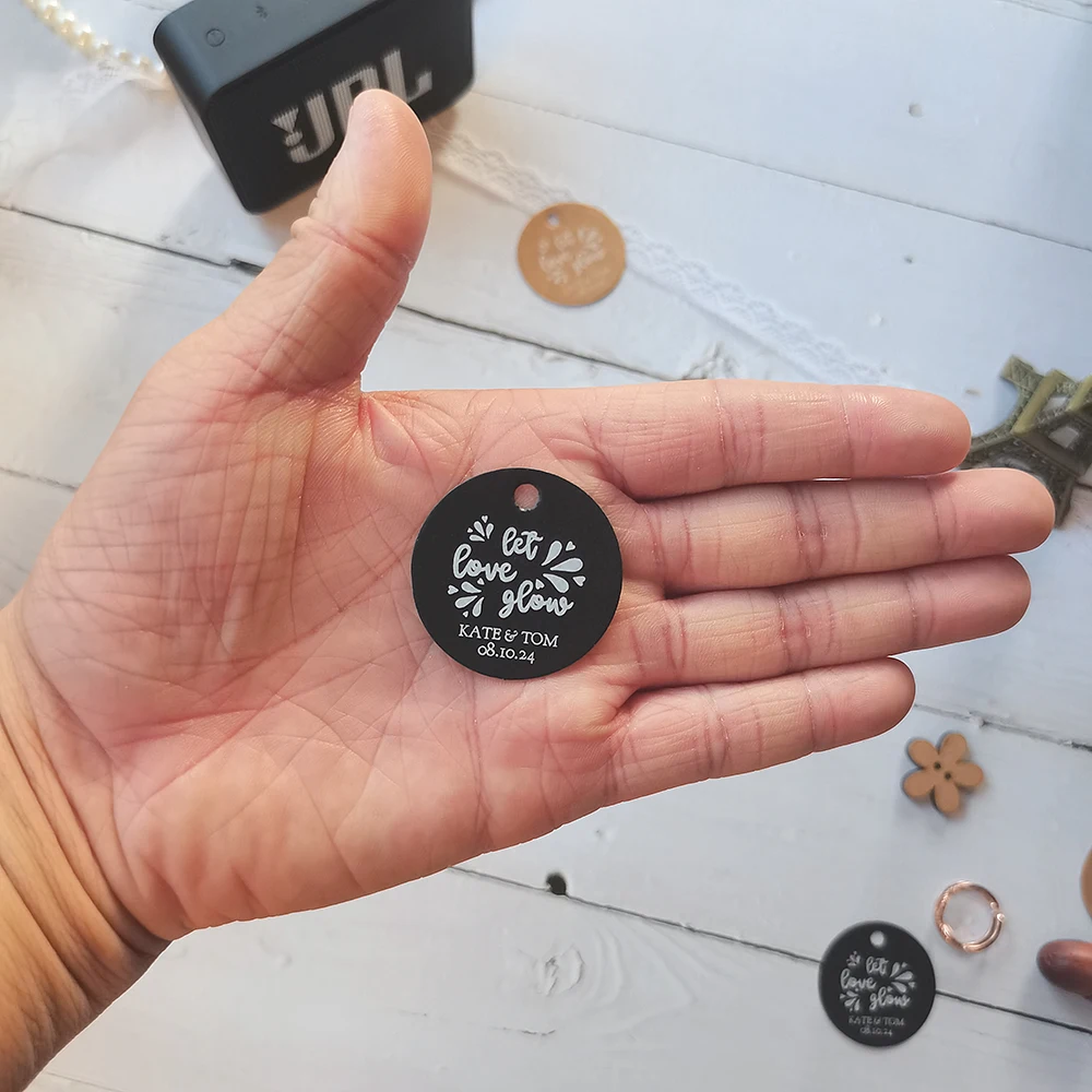 BY43-35 ΠΌΠΌ, Π΄ΠΈΠ°ΠΌΠ΅ΡΡ 35 ΠΌΠΌ, ΠΡΡΠ³Π»Π°Ρ ΡΡΠΈΠΊΠ΅ΡΠΊΠ° ΠΈΠ· ΠΊΡΠ°ΡΡΠΎΠ²ΠΎΠΉ/ΡΠ΅ΡΠ½ΠΎΠΉ Π±ΡΠΌΠ°Π³ΠΈ Let Love Grow, Π½Π°ΡΡΡΠΎΠΉΡΠ΅ Π²Π°ΡΠ΅ ΠΈΠΌΡ ΠΈ Π΄Π°ΡΡ, ΡΠ²Π°Π΄Π΅Π±Π½ΡΠ΅ ΡΡΠΈΠΊΠ΅ΡΠΊΠΈ BY43-35 ΠΌΠΌ, Π΄ΠΈΠ°ΠΌΠ΅ΡΡ 35 ΠΌΠΌ, ΠΡΡΠ³Π»Π°Ρ ΡΡΠΈΠΊΠ΅ΡΠΊΠ° ΠΈΠ· ΠΊΡΠ°ΡΡΠΎΠ²ΠΎΠΉ/ΡΠ΅ΡΠ½ΠΎΠΉ Π±ΡΠΌΠ°Π³ΠΈ Let Love Grow, Π½Π°ΡΡΡΠΎΠΉΡΠ΅ Π²Π°ΡΠ΅ ΠΈΠΌΡ ΠΈ Π΄Π°ΡΡ, ΡΠ²Π°Π΄Π΅Π±Π½ΡΠ΅ ΡΡΠΈΠΊΠ΅ΡΠΊΠΈ