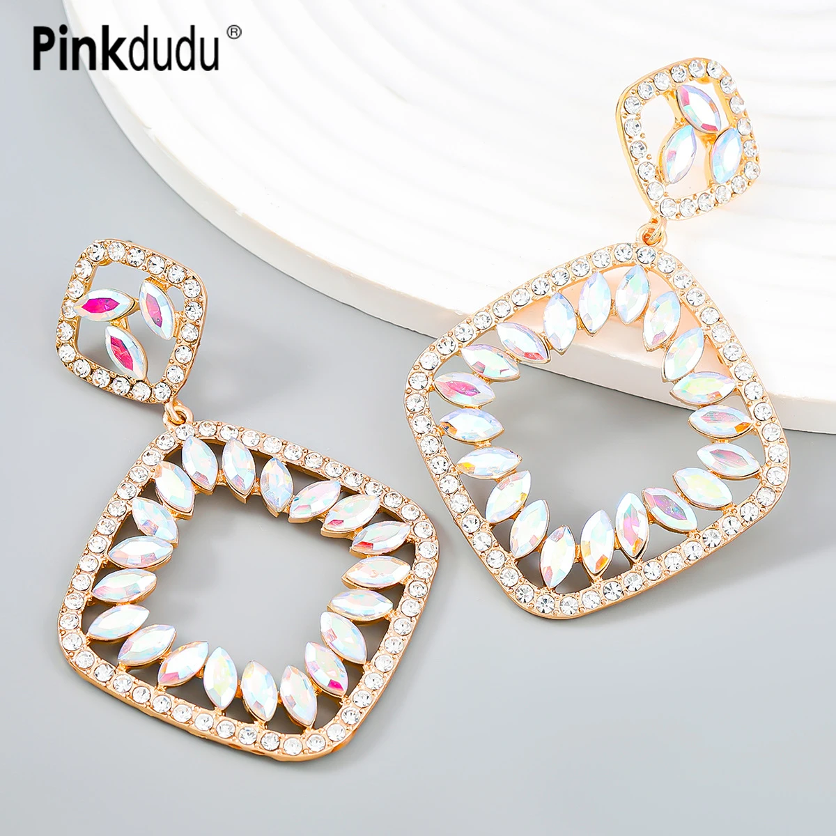

Pinkdudu Fashion Acrylic Square Alloy Drop Earrings Special Personality Plated Gold Earring for Women Jewelry Gifts PD943