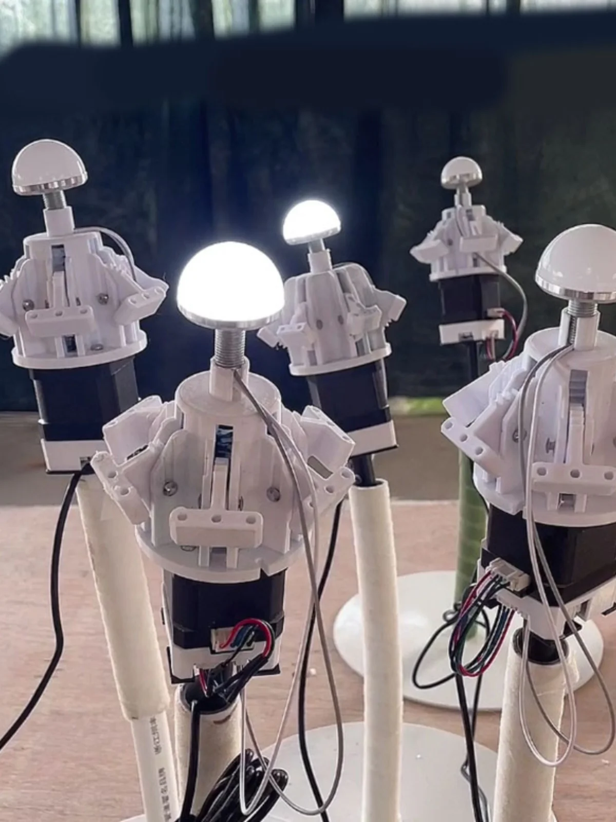 Большой механический открывающийся цветок электрическое открывающее