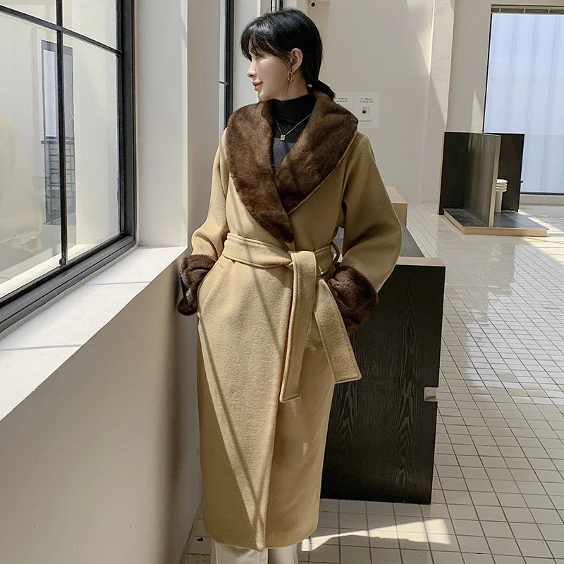 Халат женский из шерсти верблюжьей с длинным лацканом