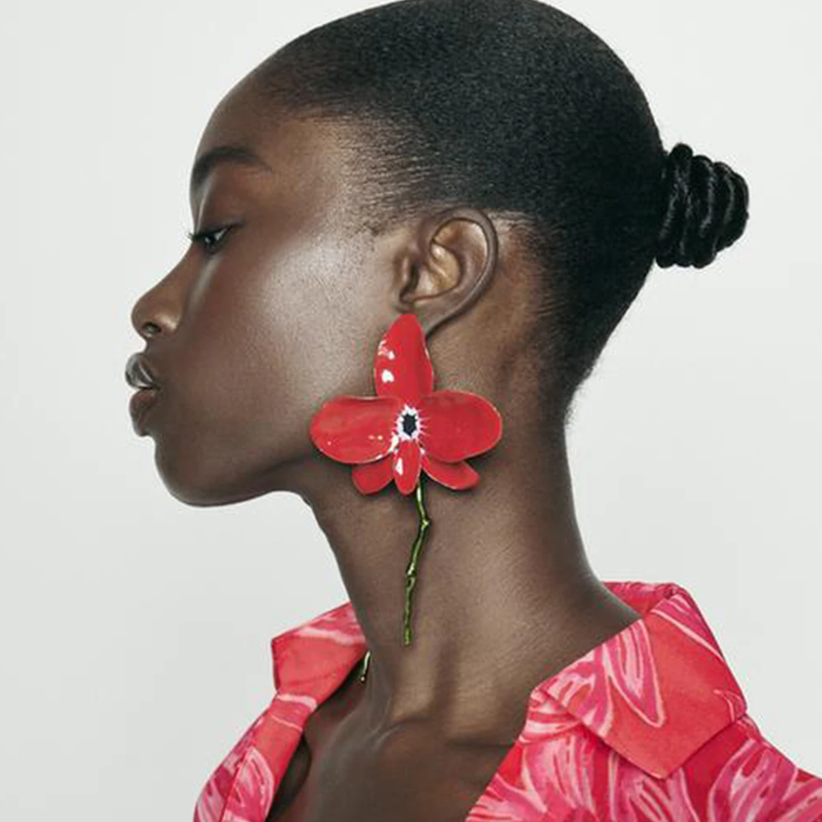 Новинка 2024 крупные женские серьги ZAA в виде красных цветов украшения для