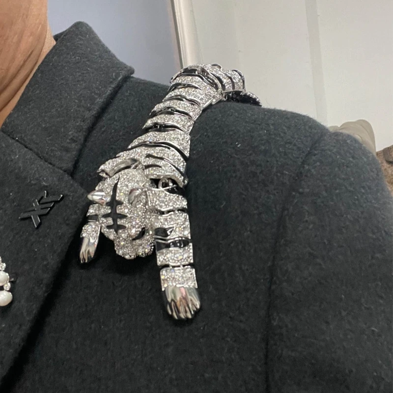 Броши с блестящим тигром для женщин унисекс 2-цветная брошь изображением