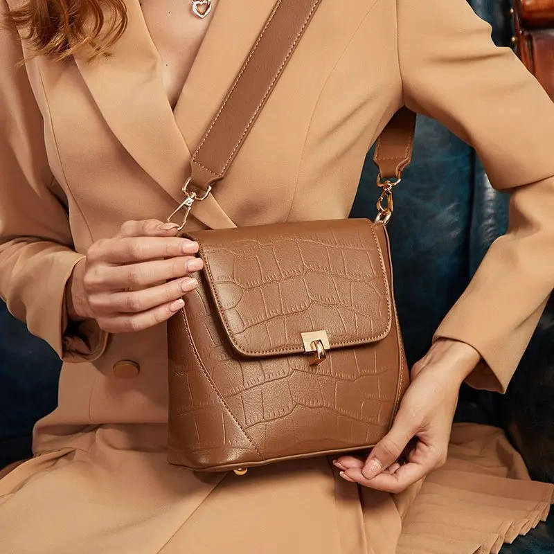 

Quality Splite Leather Crossbody Bag for Women 2022 New Commuter Fashion Messenger Bag Niche Design High-end Shoulder Bags Gg C