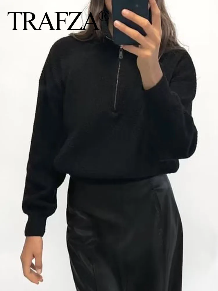 

TRAFZA Woman Elegant Casual Chic Black Long Sleeve Casual Pullover Warm Top Women Autumn Front Zip Up Knitted Lapel Sweater