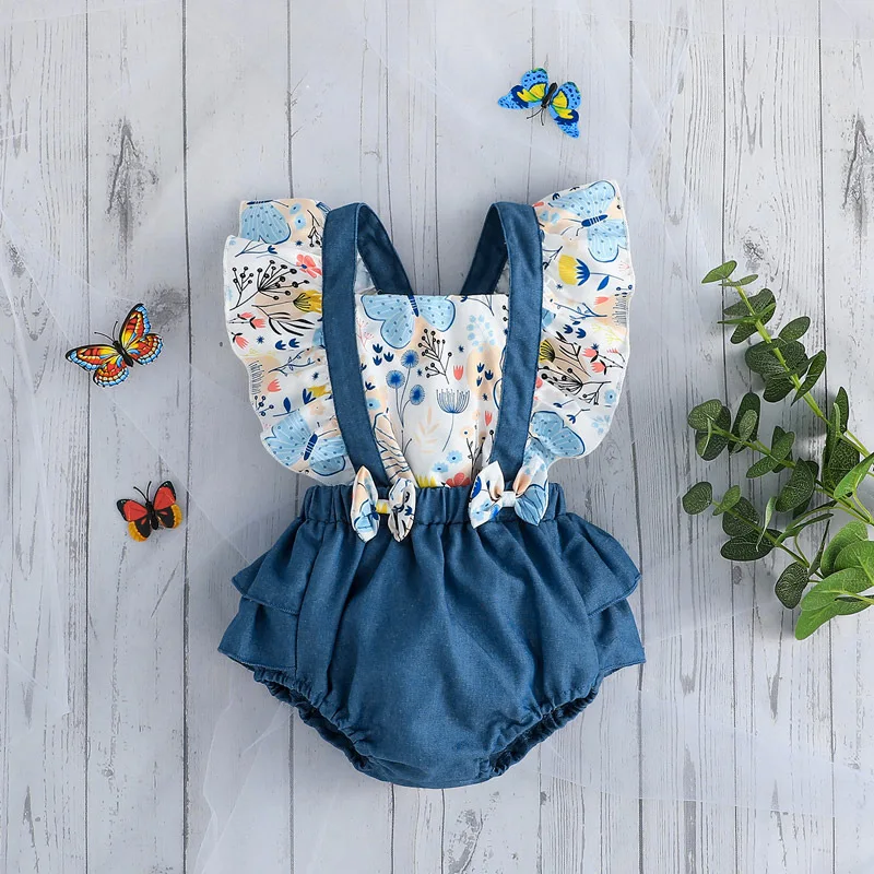 

Детский трикотажный комбинезон на бретелях, с рисунком бабочки