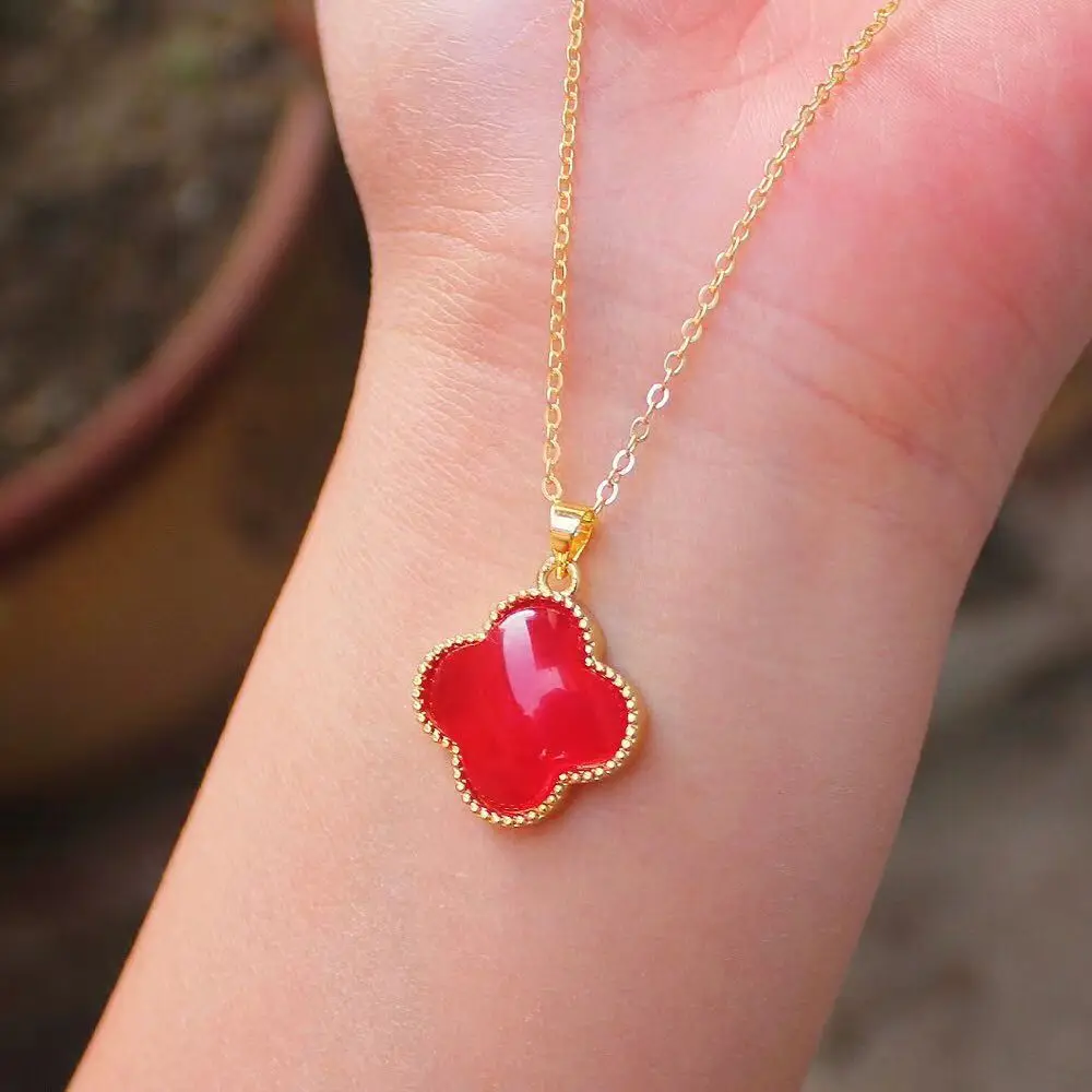 Оптовая продажа подвеска из халцедона с четырьмя листьями инкрустированная