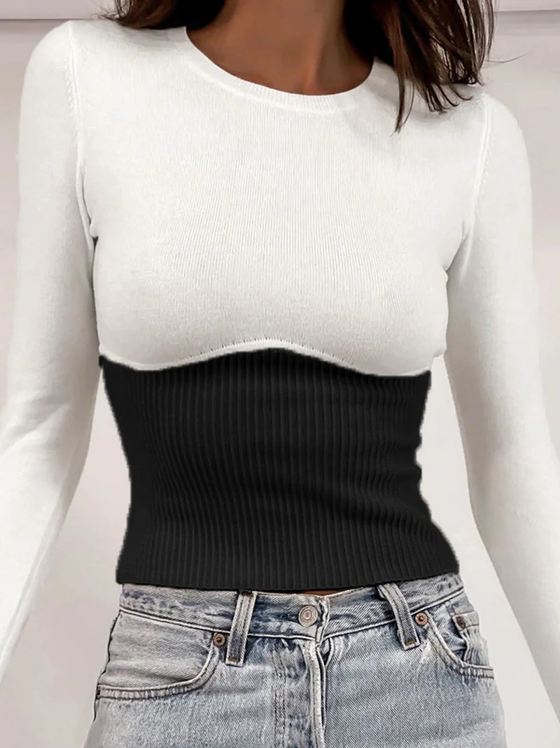 

Женский ТРИКОТАЖНЫЙ УКОРОЧЕННЫЙ ТОП с длинным рукавом и круглым вырезом