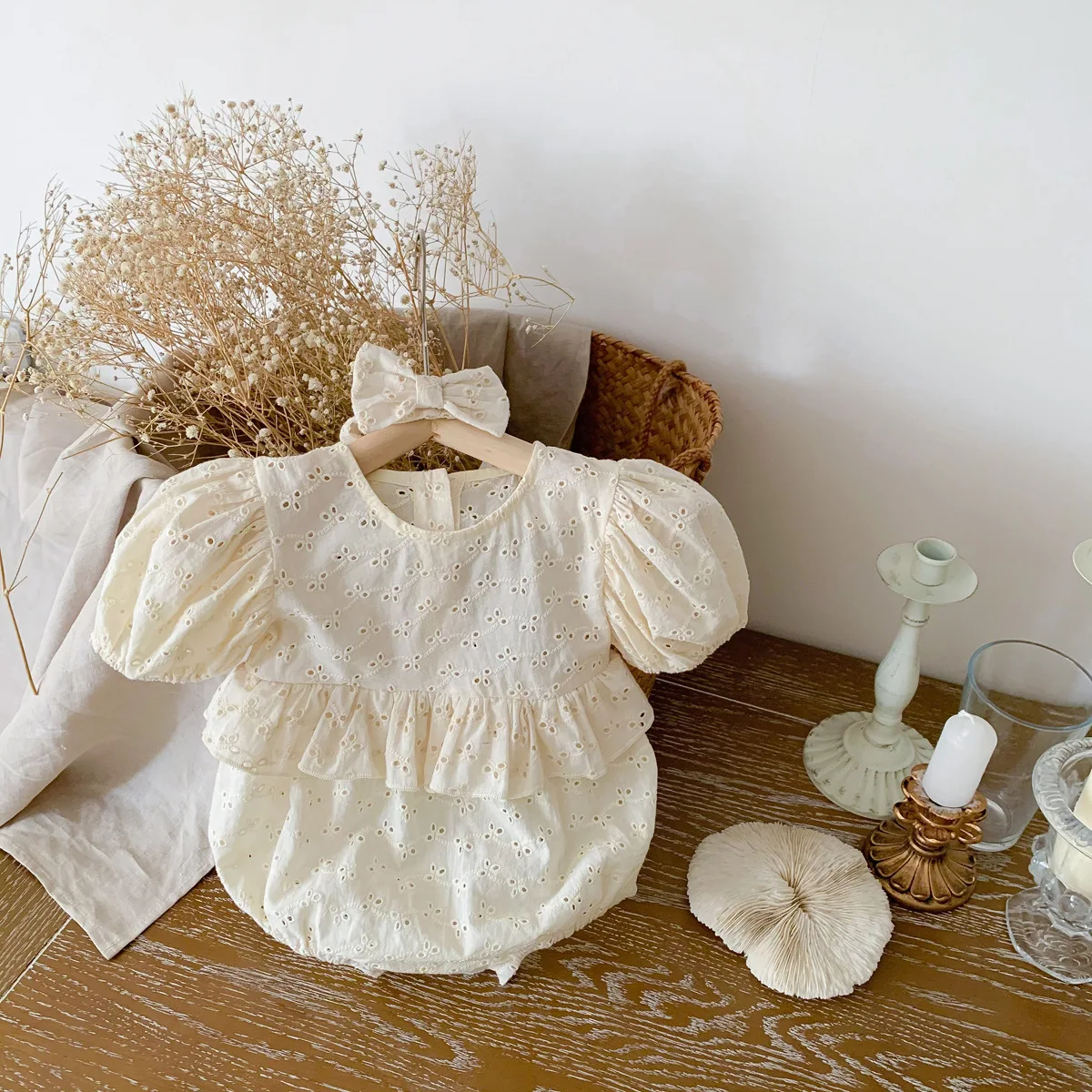 

Боди с коротким рукавом для новорожденных девочек, хлопковая ажурная одежда для маленьких девочек, комбинезон с оборками, летняя одежда для маленьких девочек