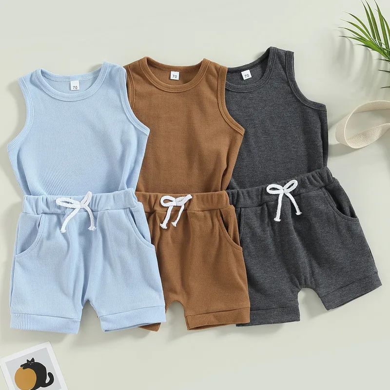

Комплект для новорожденных мальчиков, летняя одежда 2023, однотонная майка без рукавов и шорты с эластичным поясом, костюм из 2 предметов