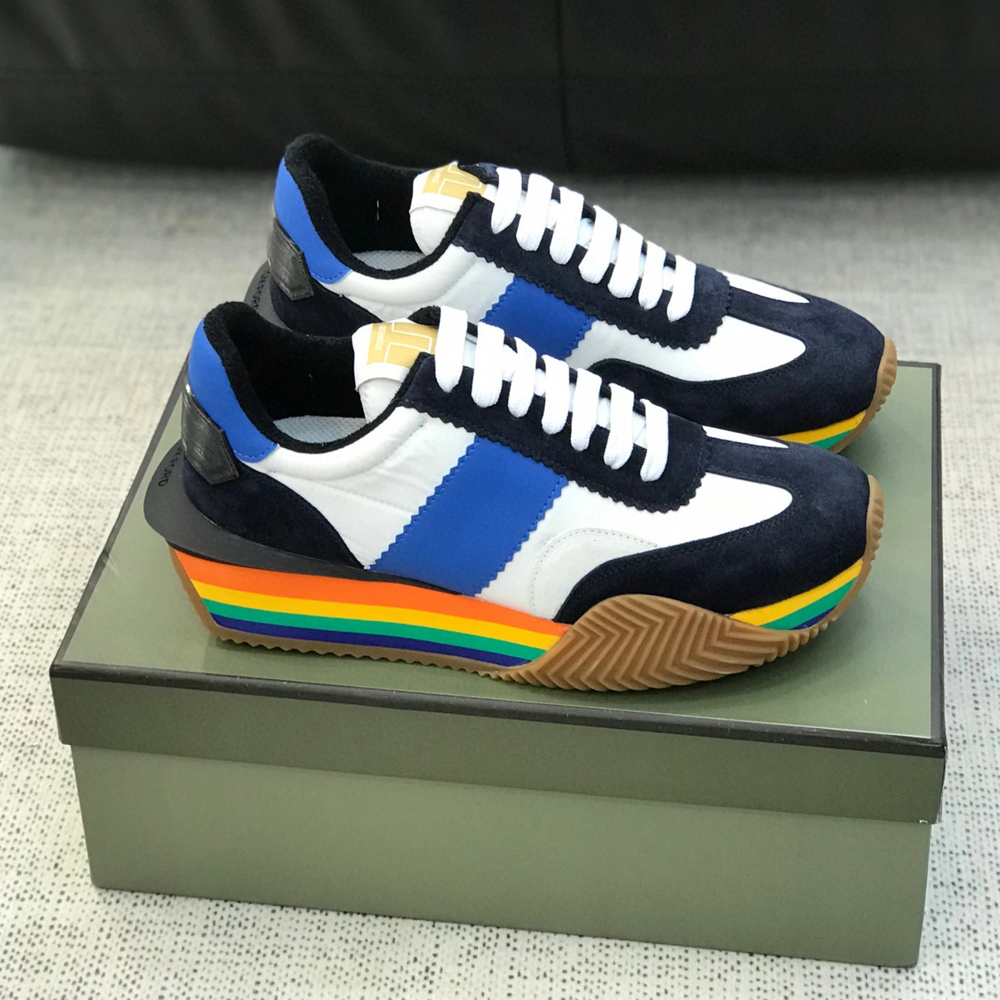 

2023 ICCLEK New Luxury Designer outdoor sports casual men's shoes comfortable men sneaker , Shipping with fully packaged.