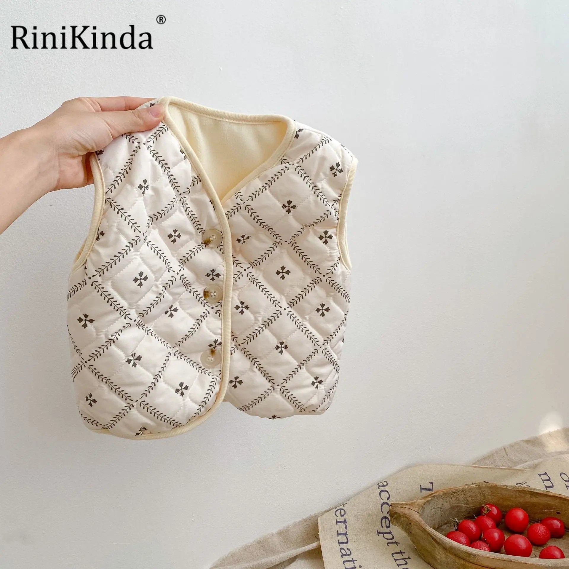 

RiniKinda New Baby Clothing Girl Vests Coats+top Baby Warm Vest Winter 2022 New Small Fresh Baby Sleeveless Cardigan Vest Jacket