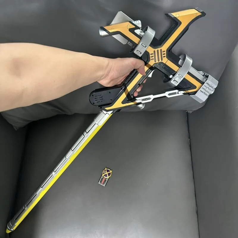 Фото Коллекционный сабля-меч Kamen Rider CSM Kaixa Cross Light Sword в масштабе 1:1 с двумя режимами, звуковыми эффектами BGM и возможностью подключения к поясу Каиксы, для косплея взрослых. №4