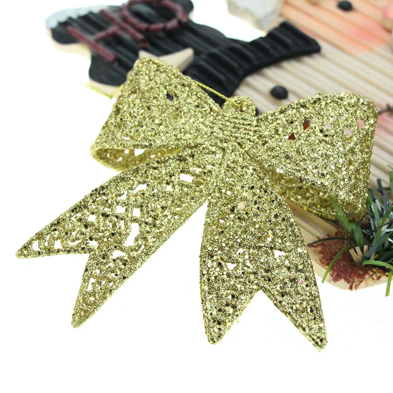 

Рождественский венок из пластика