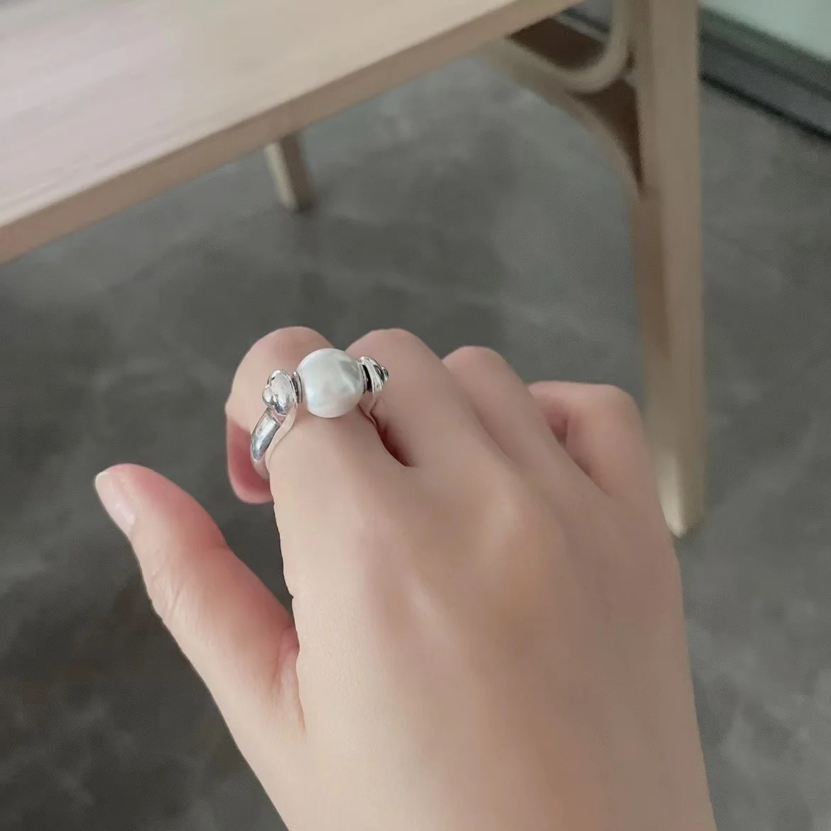YS High quality handmade vintage classic Spanish pearl ring swivel
plated gold and silver jewelry gift