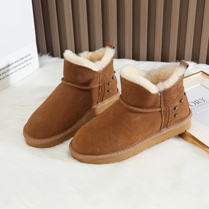 

2022 New Winter Ladies Classic Thick Bottom Warm Snow Boots Cow Suede Upper Soft Breathable Trend Rivets Casual Women's Shoes