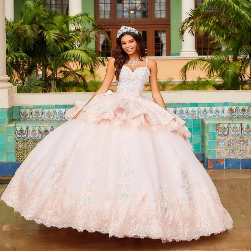 

Pink Ball Gown Quinceanera Dresses With Light Sky Blue Appliques 3D Flora Evening Prom Gowns Spaghetti Strap Princess Masquerade