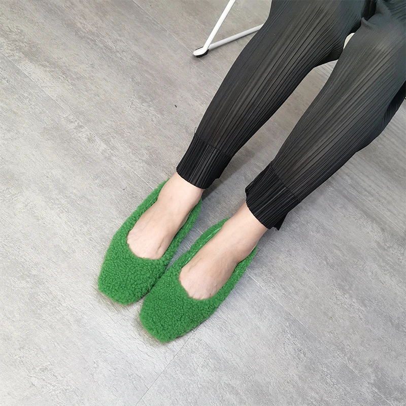 

Hairy Shoes Women's Outer Wear 2022 autumn New J Family With The Same Lamb Wool Grandma Shoes Shallow Mouth Lazy Shoes Peas Shoe