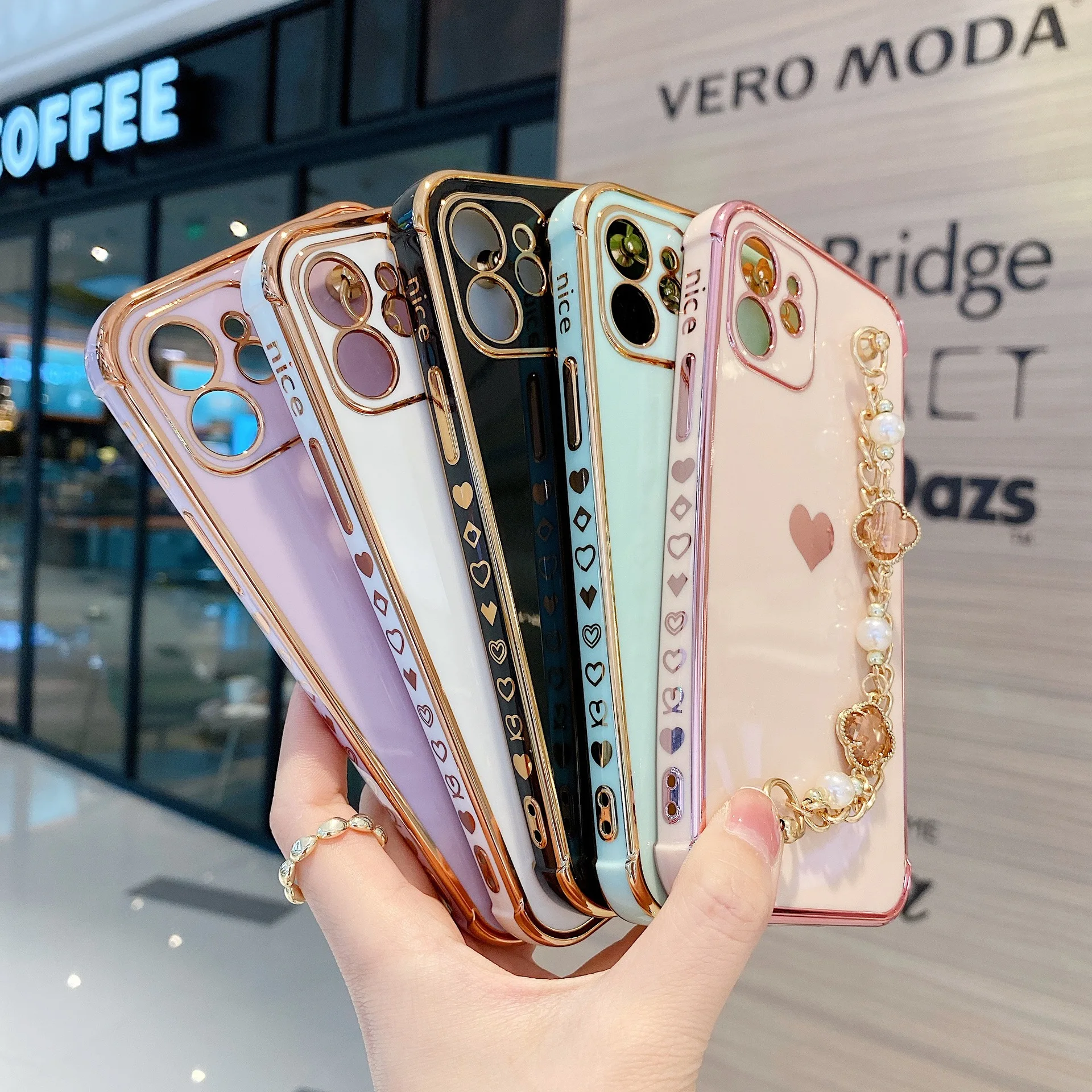 

Cute Four Leaf Clover Bracelet Wrist Chain Case for iPhone 13 12 Pro Max MiNi 11 XR X XS 7 8 plus 7S SE Plated Sides Soft Cover