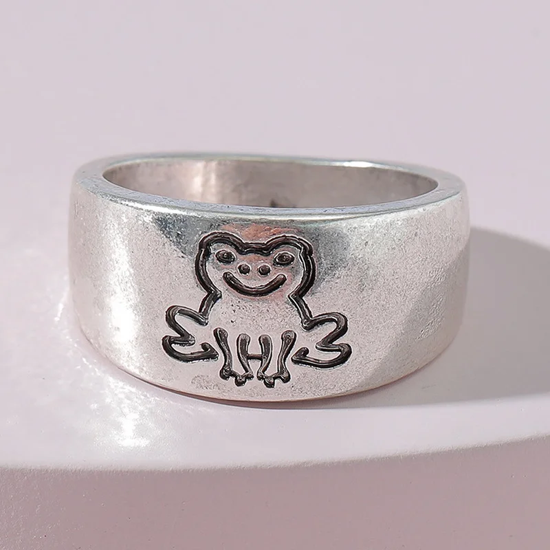 

2021 New Vintage Metal Silver Colour Frog Mushroom Owl Boots Mountains Carved Rings for Women Girls Party Jewelry Drop Shipping
