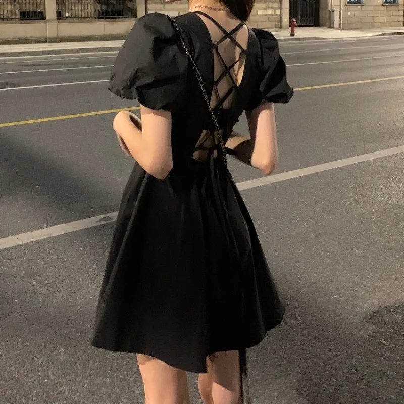 

Black backless dress women's summer 2021 new French bubble sleeves small waist slim fried Street skirt