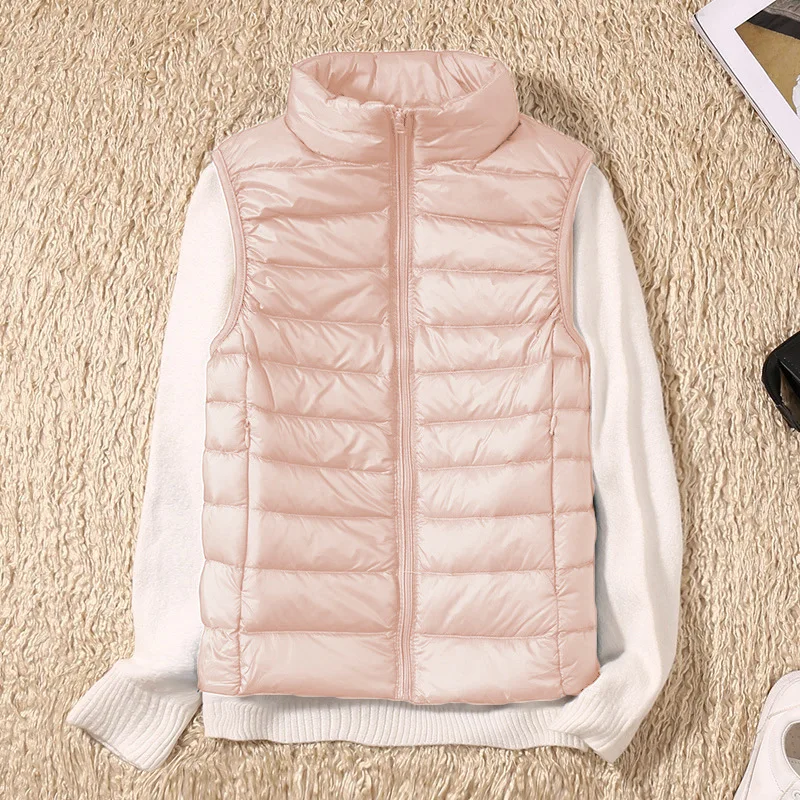 Женский пуховой жилет с воротником-стойкой