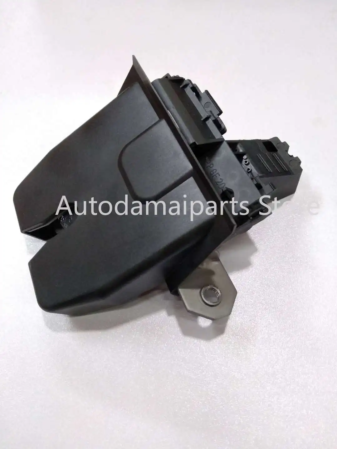 

Car Tail Door Lock Block Trunk Lock Machine for Land Rover Freelander 2 Tail Compartment Lock Block LR008546