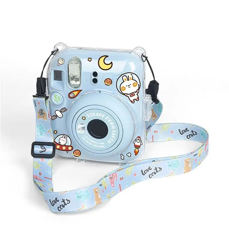 Фото DT51 для камеры Fujifilm Instax Mini 12, прозрачный защитный чехол из поликарбоната с плечевым ремнем и набором наклеек, розовый. №1