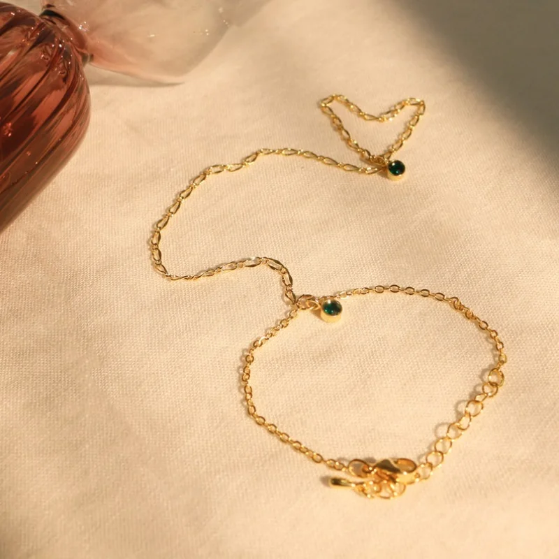 Браслет с камнем-талисманом для девушек-подростков