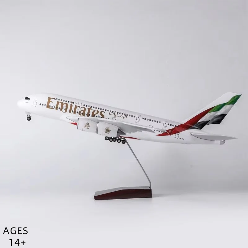 Фото Новая модель самолета A380 Emirates UAE, масштаб 1/160, модель Airbus 380, 47 см, литая смола, игрушка самолета, детские игрушки №1