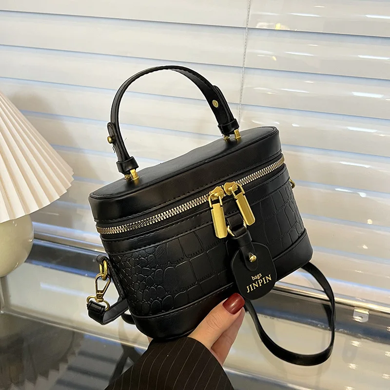 

Однотонные сумки через плечо из искусственной кожи для женщин 2023 Маленькая женская дизайнерская сумка на молнии трендовая женская сумка дл...