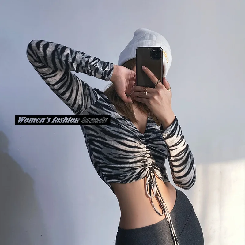 

Женская короткая футболка с V-образным вырезом, с длинным рукавом