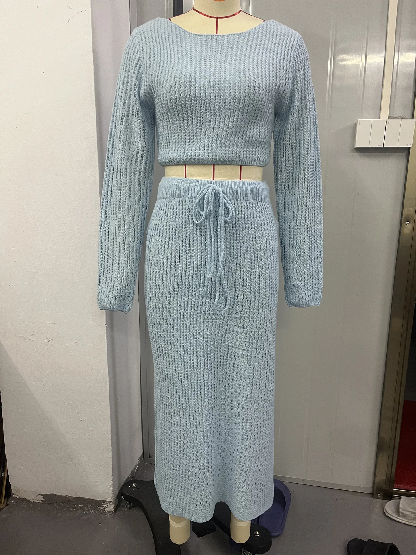 Новинка женская одежда однотонная тонкая юбка с открытыми пуговицами и разрезом