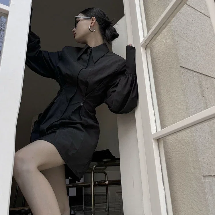 Женская винтажная блузка на молнии черная универсальная приталенная с отложным