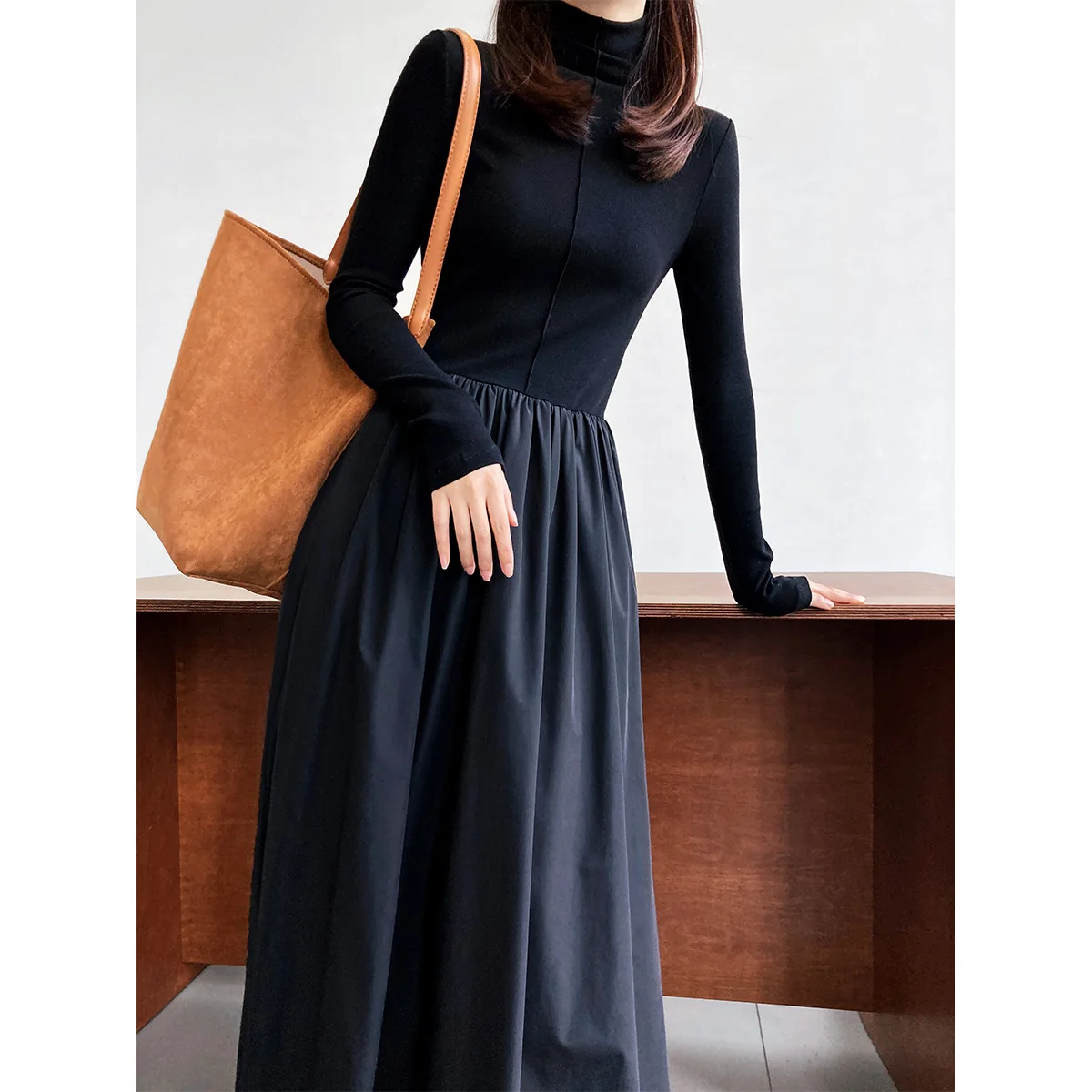 

Knitted mosaic half-high collar dress women's high-end sense skirt inner waist waist base small black dress
