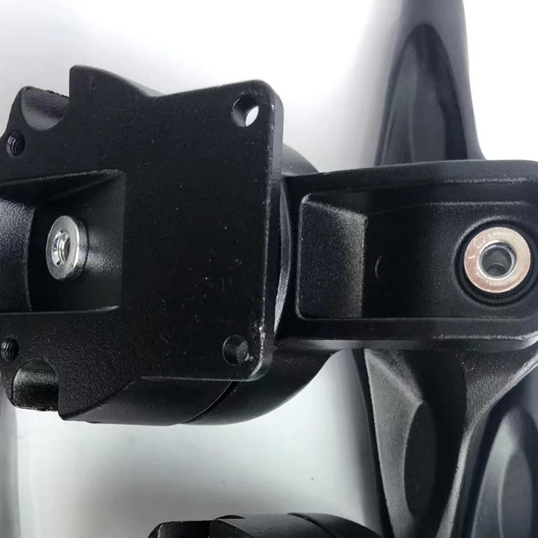 Кронштейн для серфинга и скейтборда Meraki 6 отверстий 25 дюймов