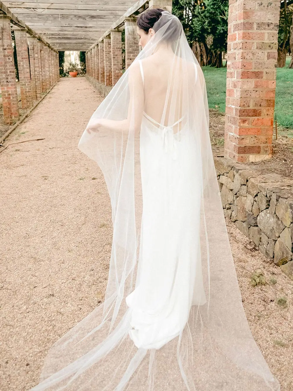 Фата свадебная TOPQUEEN V30 мягкая одноуровневая с обрезанными краями длинная