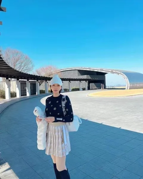 Autumn winter 2022 new golf women's sweater High quality round neck pullover sweater pure wool material embroidery fashion