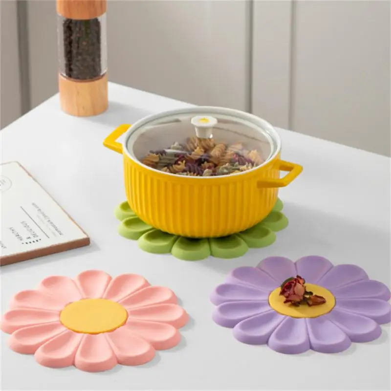 

Silicone Meal Pad Daisy Flower Heat Insulation Pad Simple And Lovely Japanese Style Ins Cup Pad Anti Scalding Pot Pad