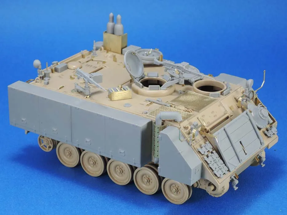 1/35 набор для сборки модели из литой смолы M113 APC модификация по почте (с M113A2/A3) без