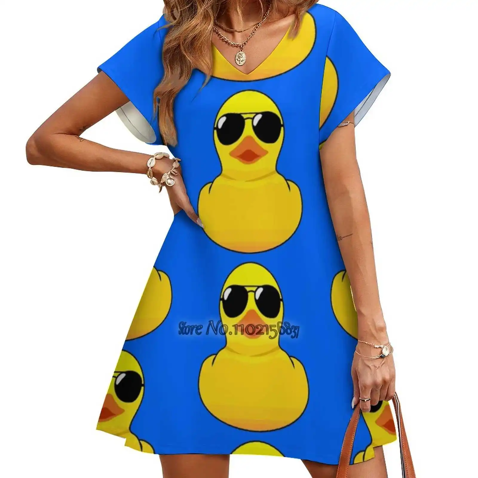 

Юбка с коротким рукавом и V-образным вырезом