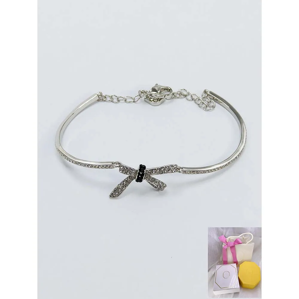 Серебряный браслет с бриллиантами |