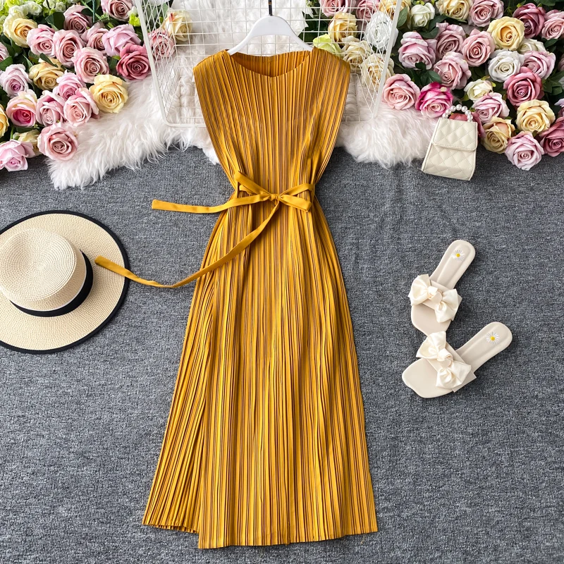

2022 Summer Women Dress Solid Color O-Neck Sleeveless Pleated Folds Midi Dress Office Ladys Yellow/Red/Blue/Green Vintage Dress
