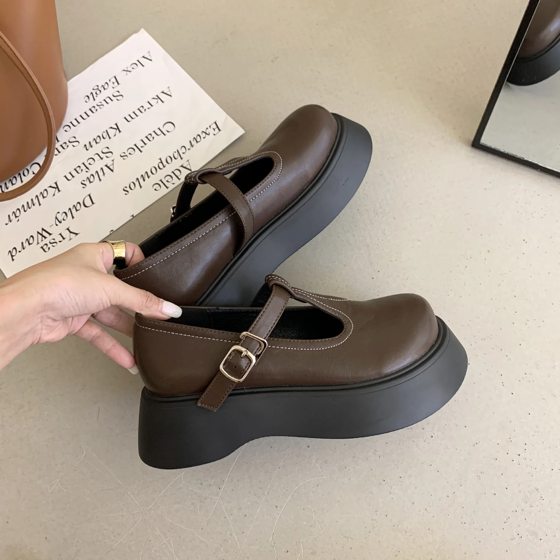 

Женские туфли с круглым носком, туфли-оксфорды на платформе в британском стиле, туфли на низком каблуке, модные черные туфли на плоской подо...