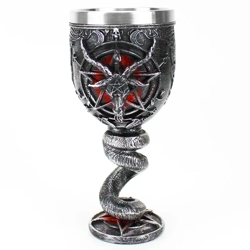 

Готический бокал для вина из стекла