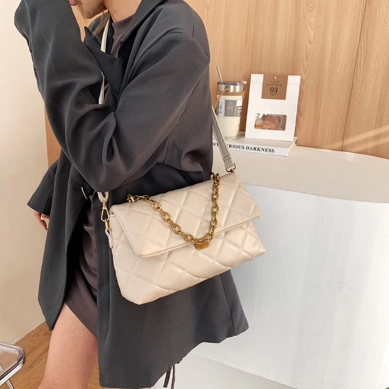 Luxury Designer Bag Chain Purse and Handbags for Women 2023 New Soft PU Leather Crossbody Bag Plaid Thread Small Shoulder Bag