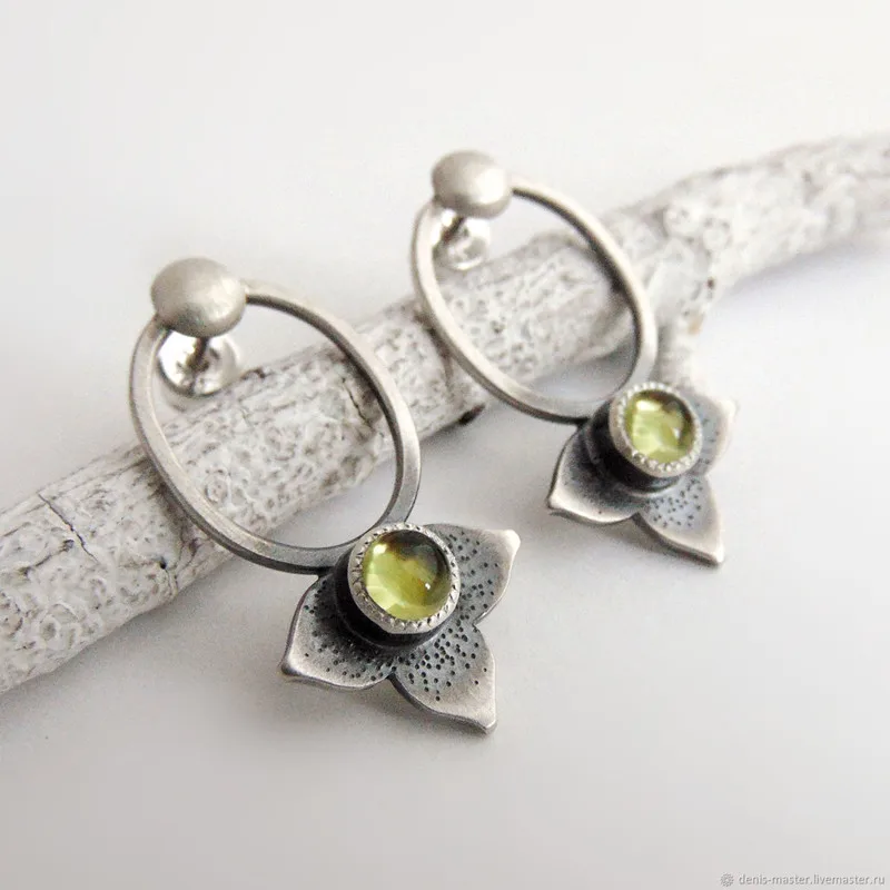 

Женские винтажные серьги-подвески с серебряным покрытием и зелеными кристаллами
