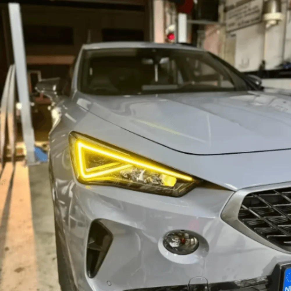 Фото Желтые дневные ходовые огни DRL для 2017 2018 2019 2020 Seat Leon Cupra, светодиодная фара Angel Eyes 5F0941475A 5F0941476A №3